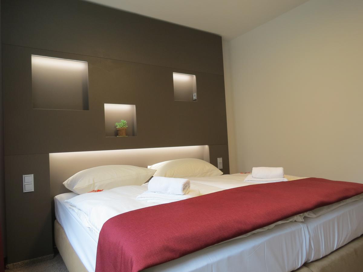 Hotel Neuthor Ulm Exterior photo