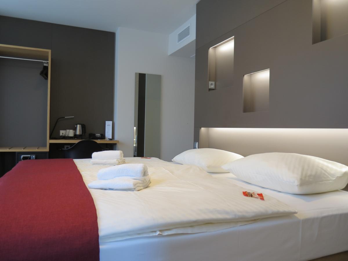 Hotel Neuthor Ulm Exterior photo